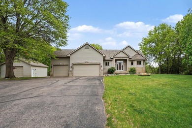 Immaculate walkout rambler nestled on 2 secluded acres in East - photo 2