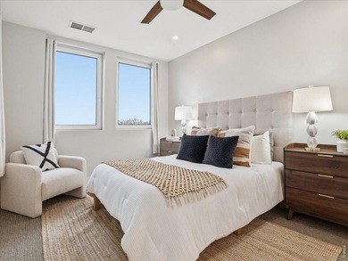 Boutique Old Town luxury - rarely available! Experience