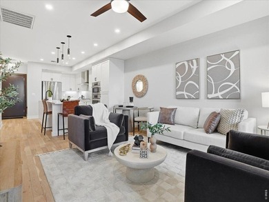 Boutique Old Town luxury - rarely available! Experience