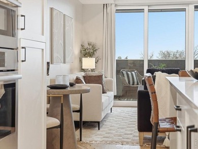 Boutique Old Town luxury - rarely available! Experience