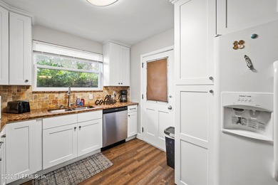 Welcome to your move-in-ready retreat just steps from NAS - photo 8