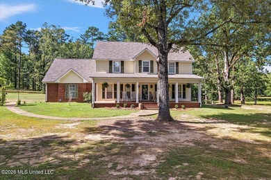 Southern charm in a scenic setting! Welcome to 402 Springwood - photo 2