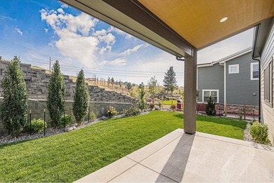 Welcome to this exquisite custom-built home nestled in the heart - photo 2