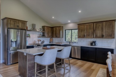 Lake Roosevelt Custom-Built Home in Fruitland, Washington - photo 7