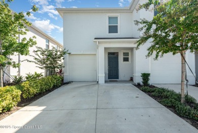 Lake Townhome/Townhouse For Sale in Daytona Beach, Florida