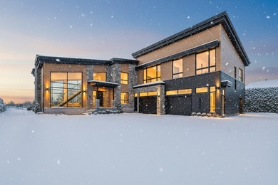 Lac des Deux Montagnes - Lake of Two Mountains Townhome/Townhouse For Sale in Pointe-Calumet QC