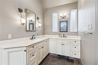 Located on a great block in the heart of Lakeview, this - photo 18