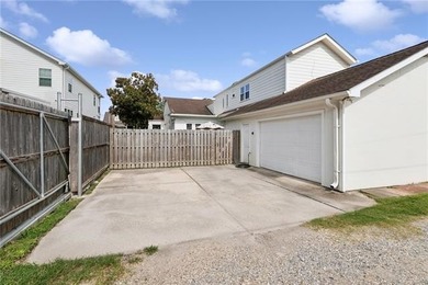 Located on a great block in the heart of Lakeview, this - photo 26