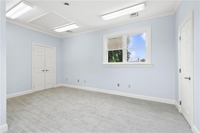 Located on a great block in the heart of Lakeview, this - photo 30