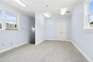 Located on a great block in the heart of Lakeview, this - photo 31