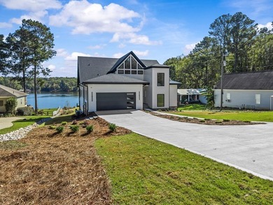 Discover the perfect blend of modern luxury and timeless design - photo 2