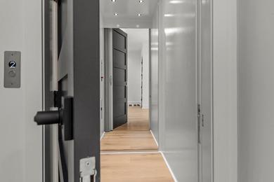 Discover the perfect blend of modern luxury and timeless design - photo 4
