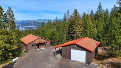 Lake Roosevelt Custom-Built Home in Fruitland, Washington - photo 2