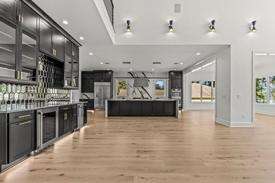Discover the perfect blend of modern luxury and timeless design - photo 6