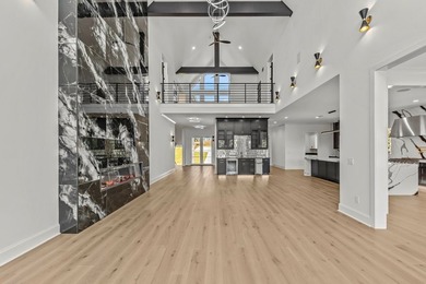 Discover the perfect blend of modern luxury and timeless design - photo 9