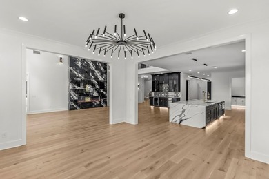 Discover the perfect blend of modern luxury and timeless design - photo 10