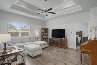 Welcome home to this beautifully maintained brick veneer - photo 7