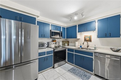 Welcome home to this charming 2 bed, 2 bath ground-floor condo - photo 4