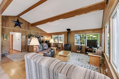 Spectacular Lake Wisconsin getaway home! This fully furnished 1 - photo 11