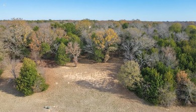 This prime lot on a quiet street in Rock Creek, Gordonville - photo 4