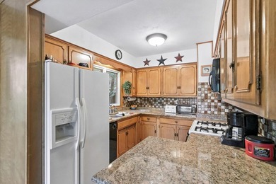 Spectacular Lake Wisconsin getaway home! This fully furnished 1 - photo 14