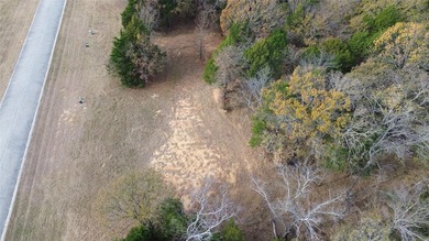 This prime lot on a quiet street in Rock Creek, Gordonville - photo 6