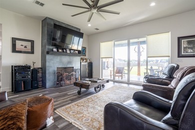 This 4-bed 2.5 bath modern farmhouse is a real showstopper - photo 4