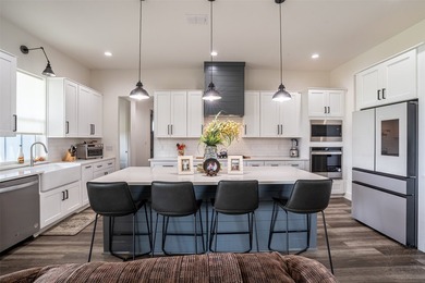 This 4-bed 2.5 bath modern farmhouse is a real showstopper - photo 5