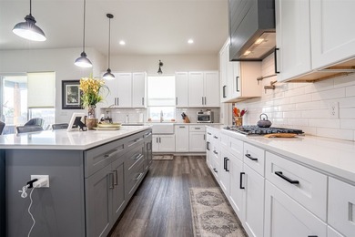 This 4-bed 2.5 bath modern farmhouse is a real showstopper - photo 8