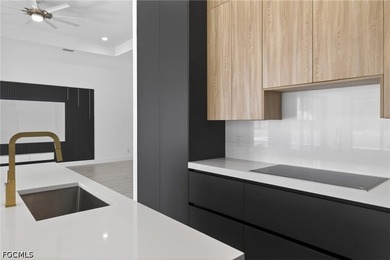 This stunning new residence perfectly blends modern elegance - photo 14