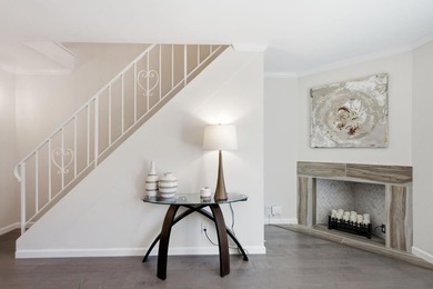 Rare opportunity to own a beautifully remodeled townhouse-style - photo 14