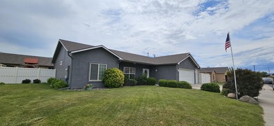 Colorado River Home Sale Pending in Grand Junction Colorado