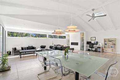 Clean lines and unmistakable mid-century vibes define this - photo 21
