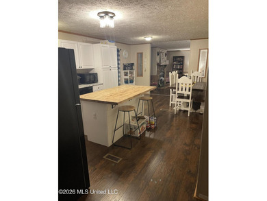 SPACIOUS 4-BEDROOM HOME ON OVER 4 ACRES IN MCHENRY!! Discover - photo 6