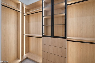 This stunning new residence perfectly blends modern elegance - photo 31