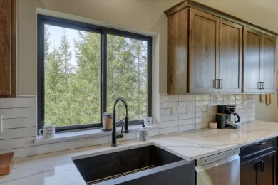 Lake Roosevelt Custom-Built Home in Fruitland, Washington - photo 11