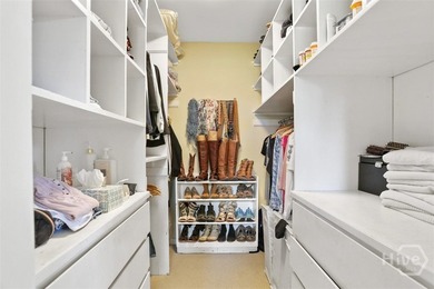 Clean lines and unmistakable mid-century vibes define this - photo 34