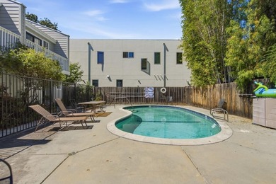 Rare opportunity to own a beautifully remodeled townhouse-style - photo 37