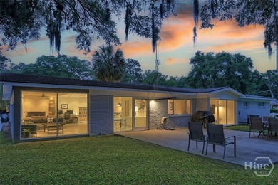 Clean lines and unmistakable mid-century vibes define this - photo 47