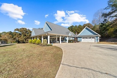 Lake Sinclair Home For Sale in Eatonton Georgia