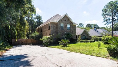 Charming 4-bedroom, 2.5-bath home in the highly sought-after - photo 2