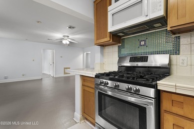 Coastal Cottage Living Just Blocks from the Beach & Train Depot - photo 17