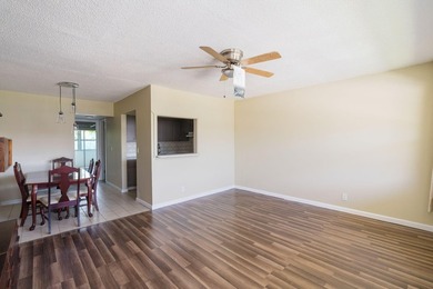 Beautifully updated 1 bed / 1 bath condo in highly desirable - photo 1