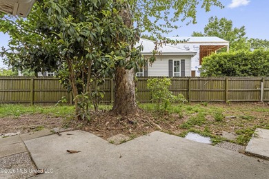Coastal Cottage Living Just Blocks from the Beach & Train Depot - photo 25