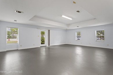 Coastal Cottage Living Just Blocks from the Beach & Train Depot - photo 28