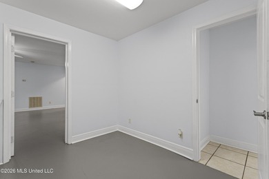 Coastal Cottage Living Just Blocks from the Beach & Train Depot - photo 31