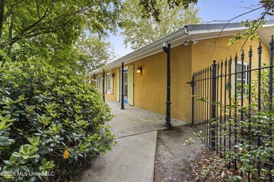 Coastal Cottage Living Just Blocks from the Beach & Train Depot - photo 33