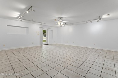 Coastal Cottage Living Just Blocks from the Beach & Train Depot - photo 34