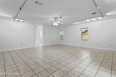 Coastal Cottage Living Just Blocks from the Beach & Train Depot - photo 35