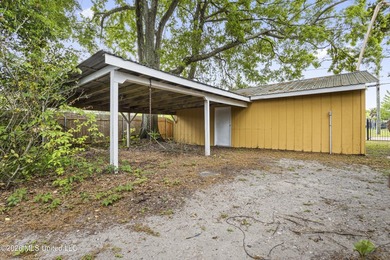Coastal Cottage Living Just Blocks from the Beach & Train Depot - photo 38